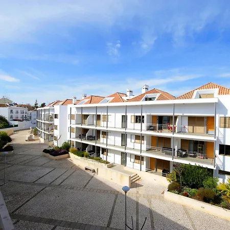 Karin, Town Centre Apartment