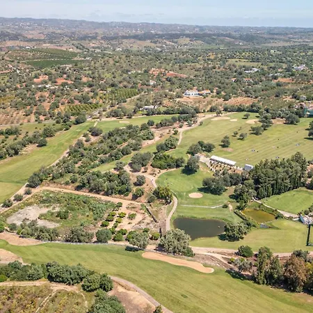 Karin, Town Centre タヴィラ